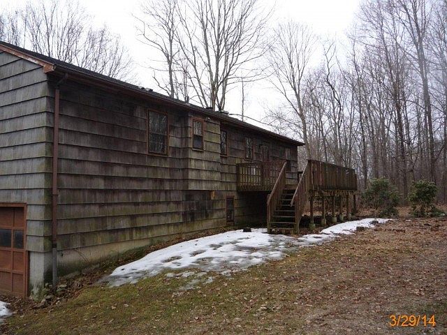 2nd image of 215 Riggs St