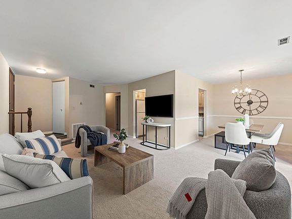 5th image of 1712 Lakecliffe Dr APT D