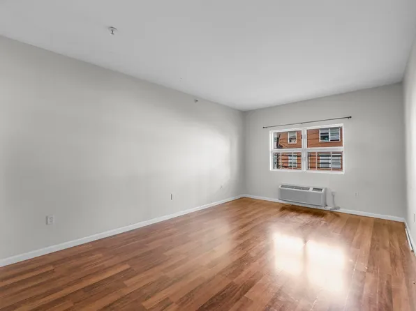 845 Newark Avenue image 6 of 26