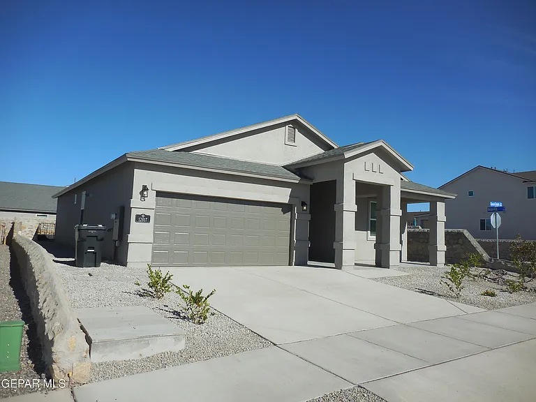 12817 Giovanni Grajeda Ave — Photo 2