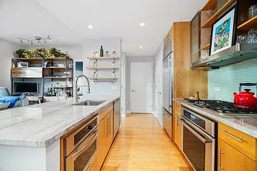 Rented by R New York