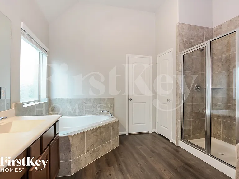 3106 Presley Jane Ct — Photo 10