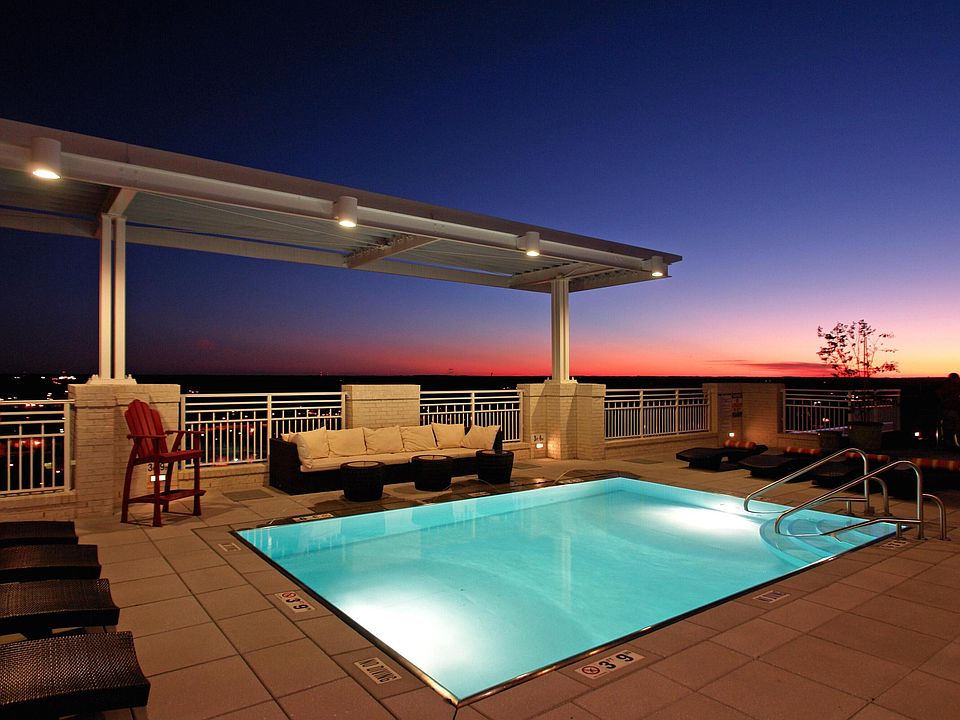 1st image of 400 W North St #718