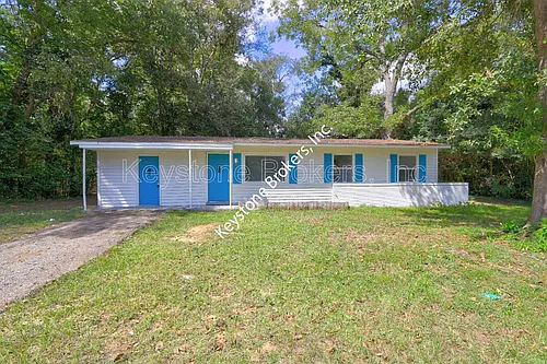 2423 Thrasher Ave Photo 1