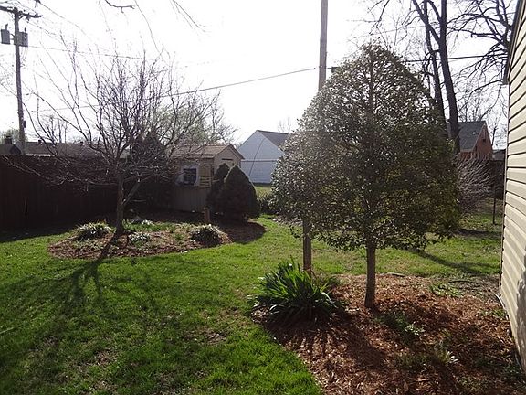 3rd image of 2530 Iroquois Dr