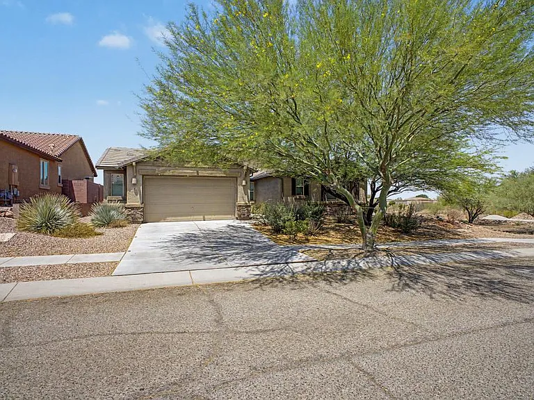 16878 S Eva Ave — Photo 1