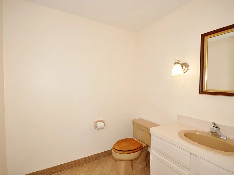 15 Seaborn Pl — Photo 11
