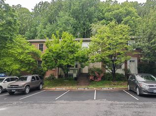 9510 Poplar Leaf Ct, Fairfax, VA 22031