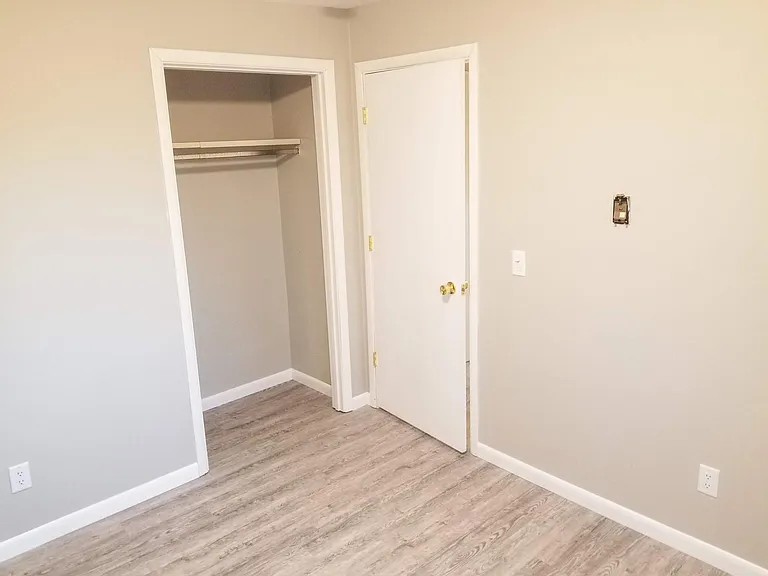 4555 N Woodbridge Rd — Photo 27