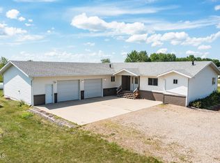 2 Aero Dr, Garrison, ND 58540