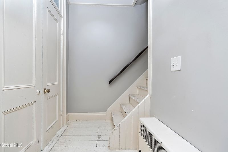 5th image of 477 Brunswick Road