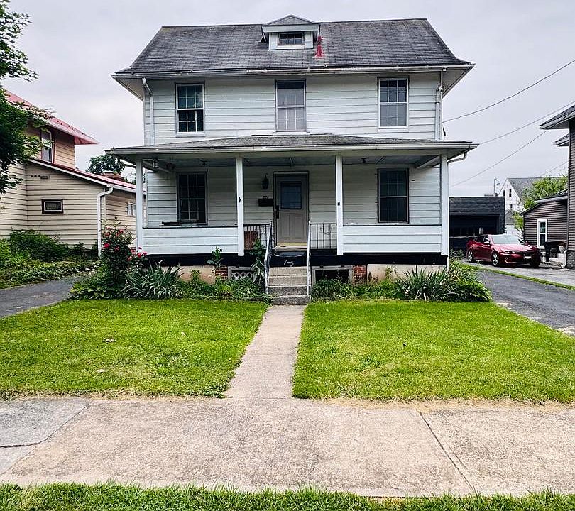 1st image of 224 7th Ave