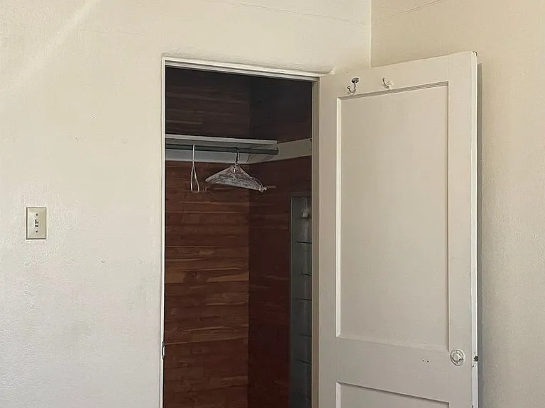 Regina Apartments — Photo 26