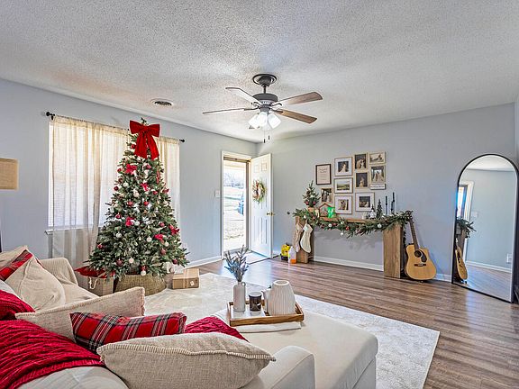 5th image of 2407/2415 Rodney Dr SE