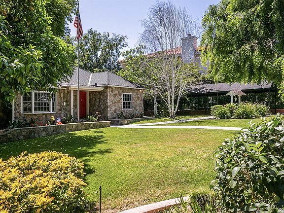 3rd image of 937 Sherlock Dr