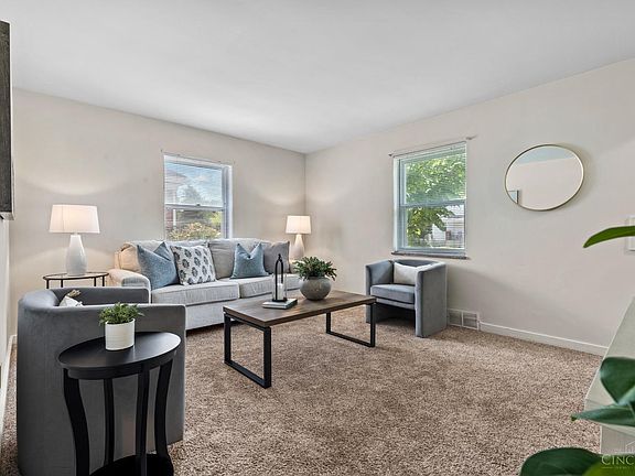 4th image of 6916 Kleindale Ave