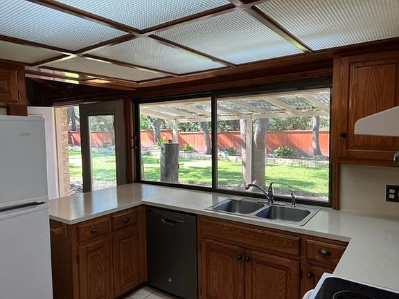 3rd image of 11908 Highland Oaks Trl