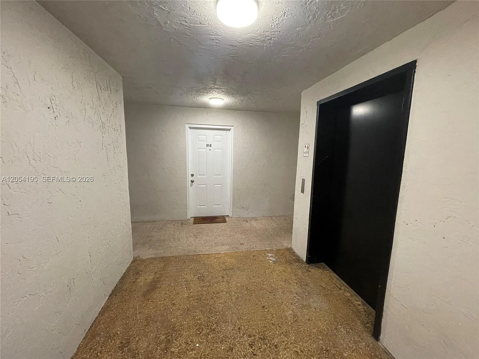 Parkway Grove Condo Part — Photo 2