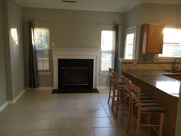 17819 Delmas Dr — Photo 9