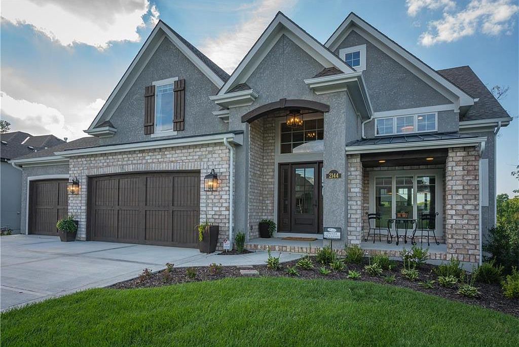 2144 NE 105th St, Kansas City, MO 64155 | Zillow