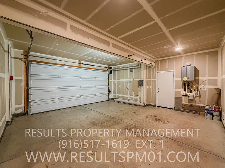 587 River St — Photo 43
