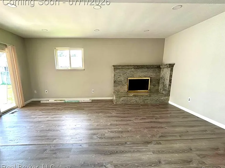 11304 Hemlock Dr — Photo 10