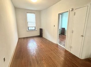 25-44 Steinway St #3R, Astoria, NY 11103