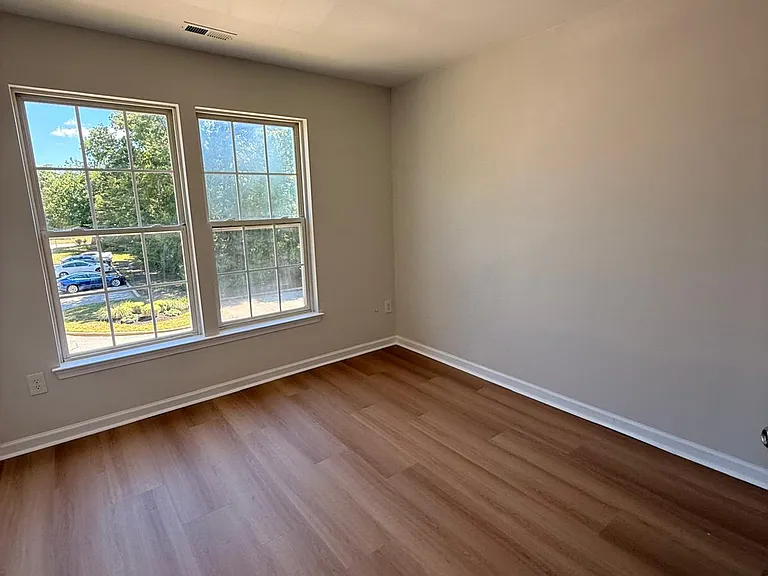 18 Bridle Path Ct — Photo 24
