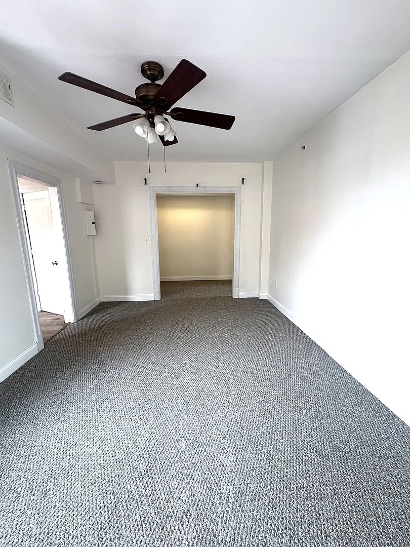 Centrally Located 1BR/1BA Apartment in Adams Morgan — Photo 4