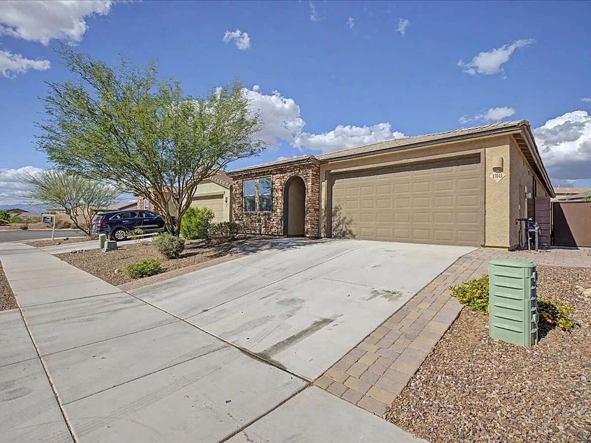 Building Photo - 13041 E Cembeline Ln