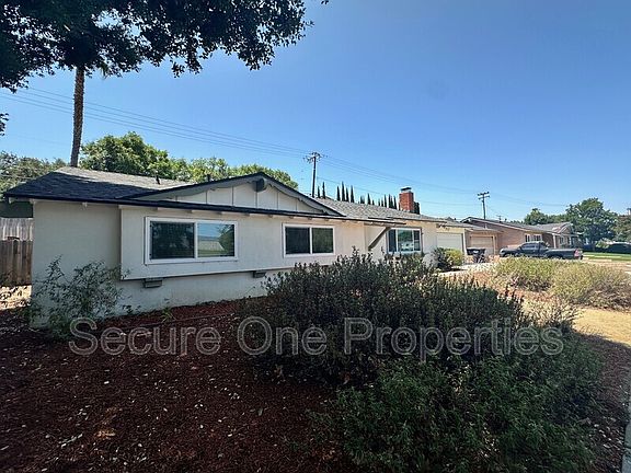 2nd image of 2966 Theresa Dr