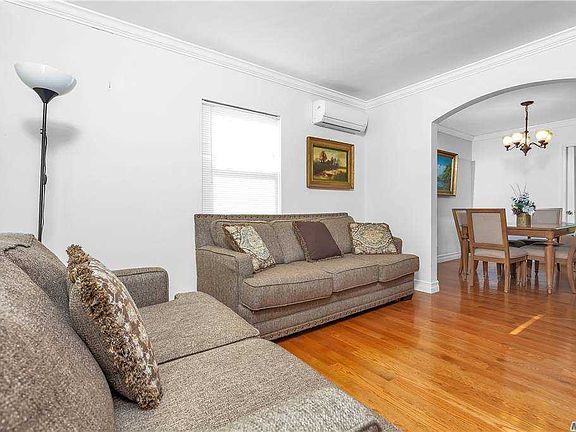 4th image of 5826 213th St