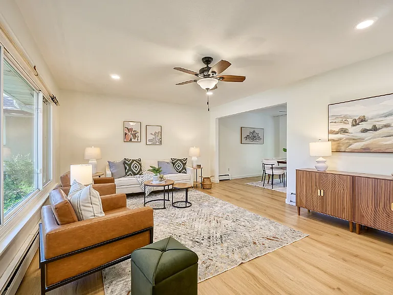 565 Transit Ave — Photo 3