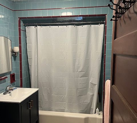 5th image of 415 Blackstone St #5