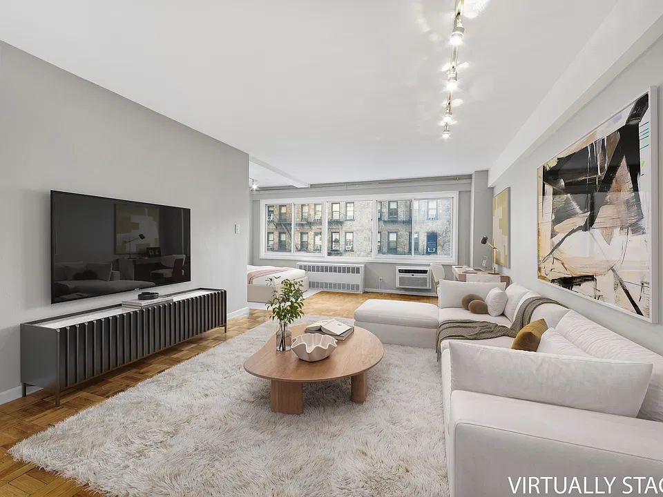 240 E 55th St #4A