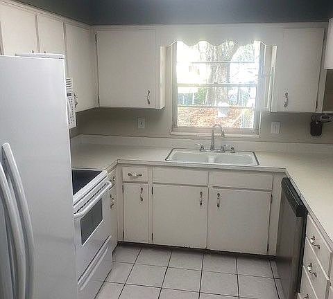 4th image of 4715 NW 40th Ter