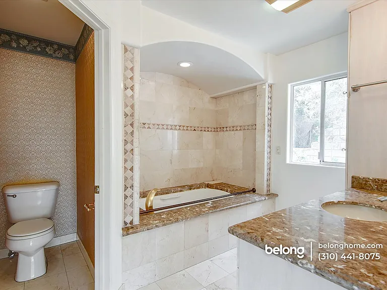 8527 Wonderland Ave — Photo 46