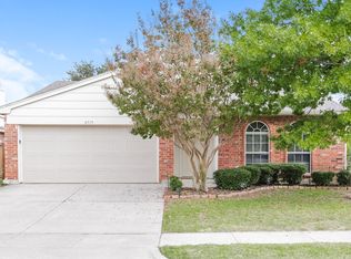 6715 Oregon Trl, Arlington, TX 76002