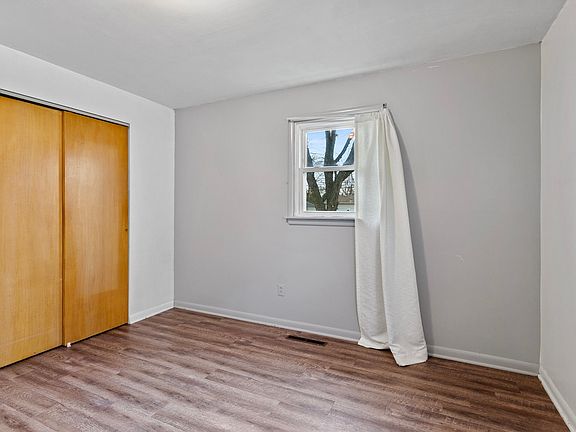 5th image of 690 Jonette Ave