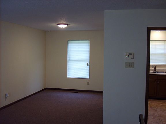 5th image of 3412 Cindy Ln