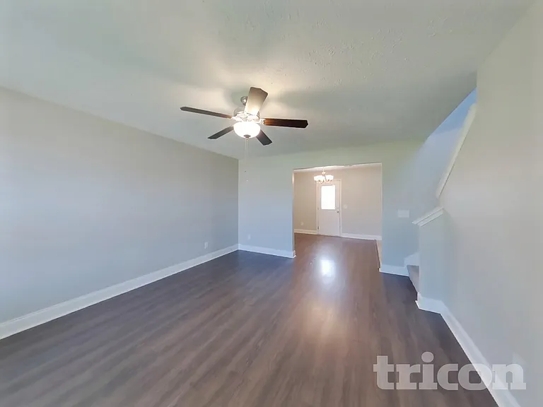 642 Berry Cir — Photo 2