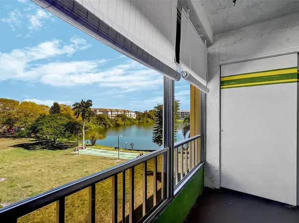 3619 LAKE BAYSHORE DRIVE #402, BRADENTON, FL 34205