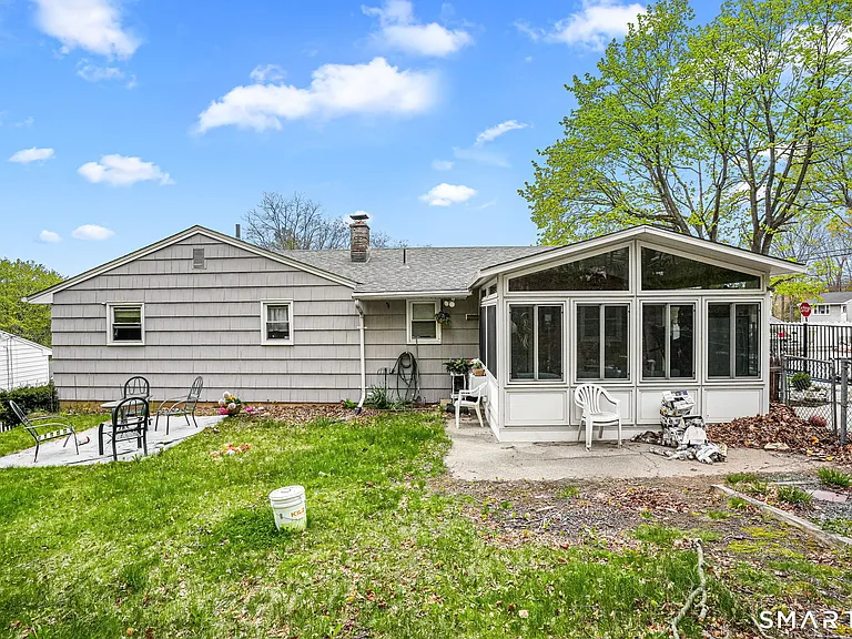 7 Newport Dr — Photo 27