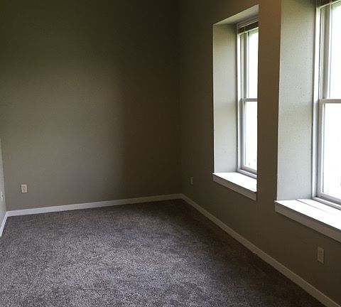 5th image of 104 N Krohn Pl Unit 14