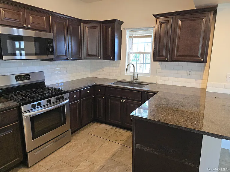 145 W Main St — Photo 2