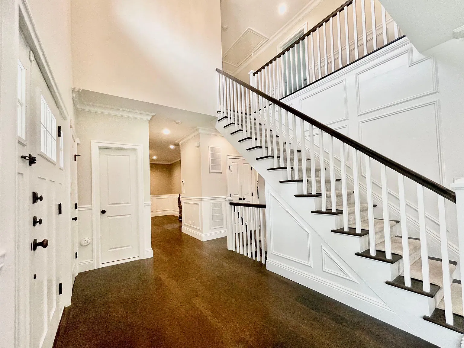 5 bed, 3.5 bath, 2500 sqft, $6,000 — Photo 4