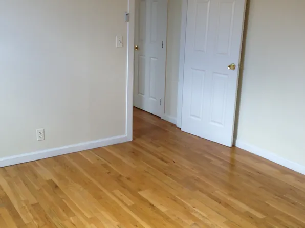 520 West 190th Street image 3 of 7