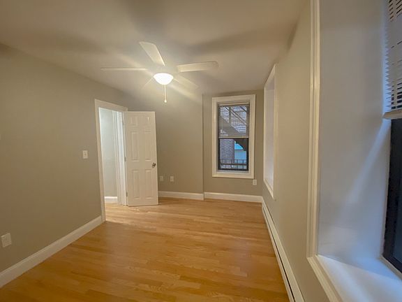 5th image of 466 Commercial St APT 4