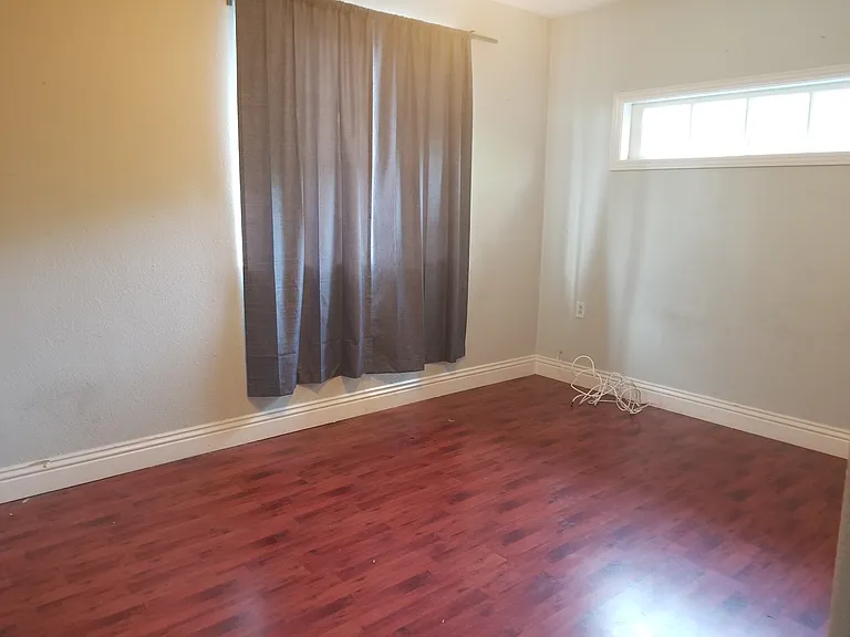 621A N Orange St — Photo 5