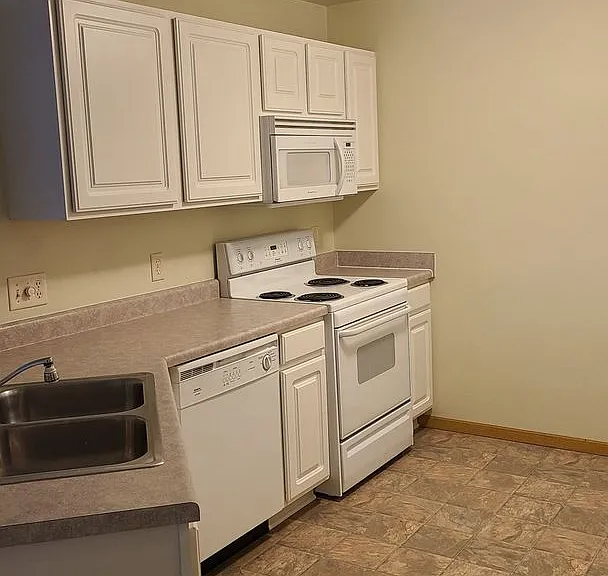 Prairie Crest Apartments — Photo 97